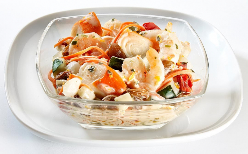 Salade de gambas, surimi et mandarines